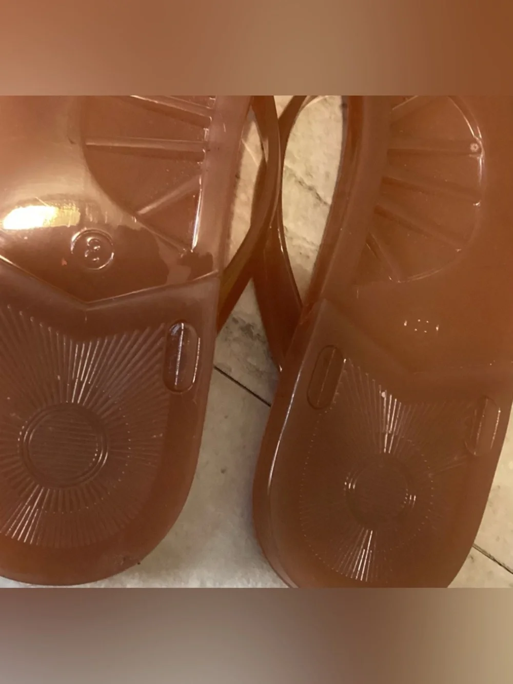 Cushsionaire Splash Jelly Flip Flops - Picture 7 of 7